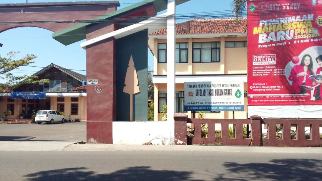 STHG Sekolah Tinggi Hukum Garut.jpg